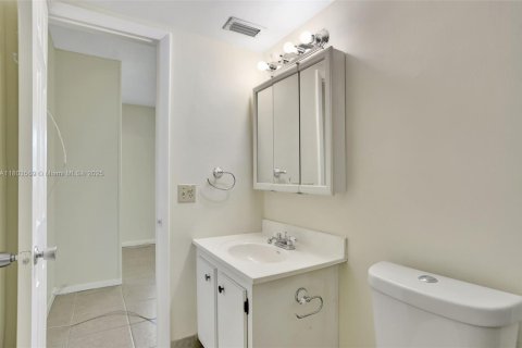 Condo in Margate, Florida, 2 bedrooms  № 1689428 - photo 20