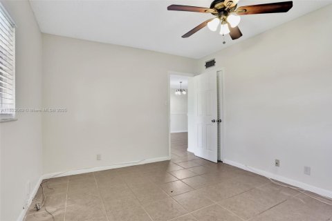 Condo in Margate, Florida, 2 bedrooms  № 1689428 - photo 17