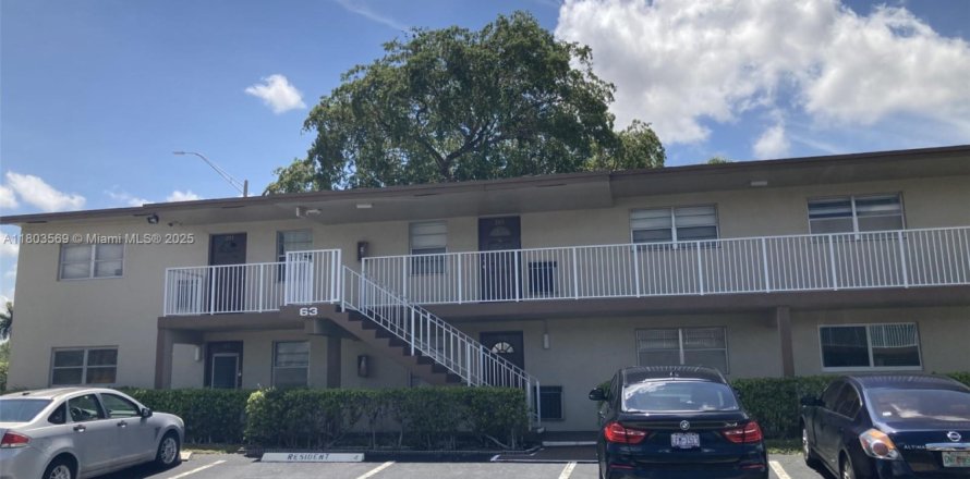 Condo in Margate, Florida, 2 bedrooms  № 1689428