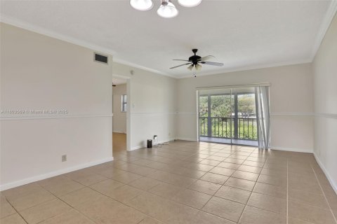 Condo in Margate, Florida, 2 bedrooms  № 1689428 - photo 9
