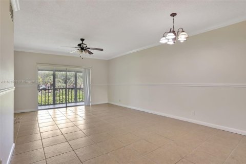 Condo in Margate, Florida, 2 bedrooms  № 1689428 - photo 8
