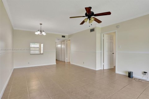 Condo in Margate, Florida, 2 bedrooms  № 1689428 - photo 10