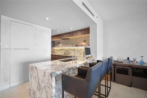 Copropriété à vendre à Fisher Island, Floride: 2 chambres, 181.16 m2 № 2175097 - photo 11