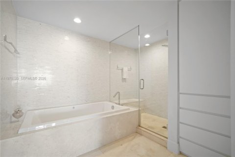 Copropriété à vendre à Fisher Island, Floride: 2 chambres, 181.16 m2 № 2175097 - photo 18