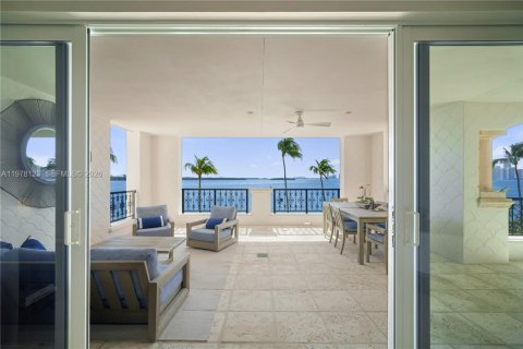 Copropriété à vendre à Fisher Island, Floride: 2 chambres, 181.16 m2 № 2175097 - photo 15