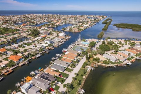 House in New Port Richey, Florida 2 bedrooms, 157.93 sq.m. № 1534281 - photo 27