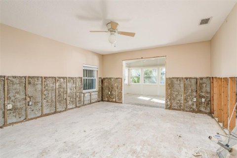 House in New Port Richey, Florida 2 bedrooms, 157.93 sq.m. № 1534281 - photo 15