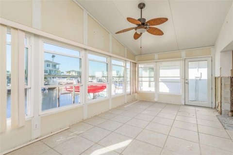 House in New Port Richey, Florida 2 bedrooms, 157.93 sq.m. № 1534281 - photo 10