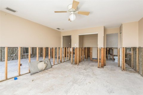 House in New Port Richey, Florida 2 bedrooms, 157.93 sq.m. № 1534281 - photo 17