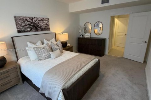 Adosado en alquiler en Miami, Florida, 3 dormitorios № 2024261 - foto 8