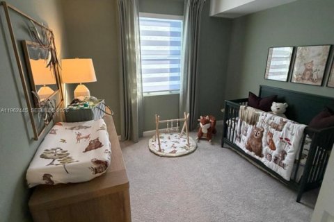 Adosado en alquiler en Miami, Florida, 3 dormitorios № 2024261 - foto 4