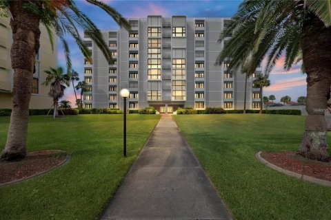 Condominio en alquiler en Clearwater, Florida, 2 dormitorios, 117.06 m2 № 1650681 - foto 1