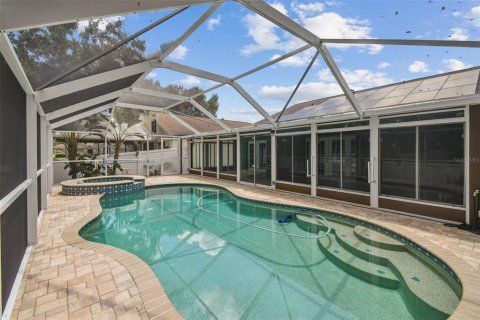 House in Brandon, Florida 3 bedrooms, 181.81 sq.m. № 1842156 - photo 3