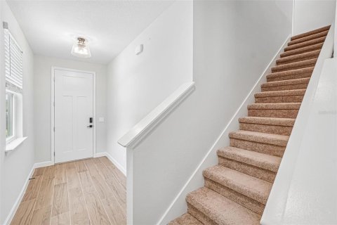 Townhouse in Tampa, Florida 4 bedrooms, 173.17 sq.m. № 2110773 - photo 9