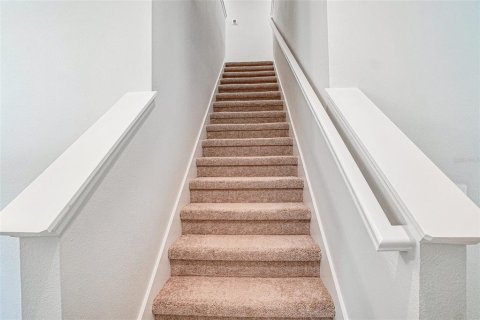 Townhouse in Tampa, Florida 4 bedrooms, 173.17 sq.m. № 2110773 - photo 11