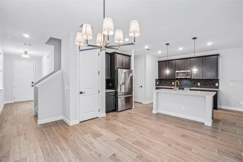 Townhouse in Tampa, Florida 4 bedrooms, 173.17 sq.m. № 2110773 - photo 18