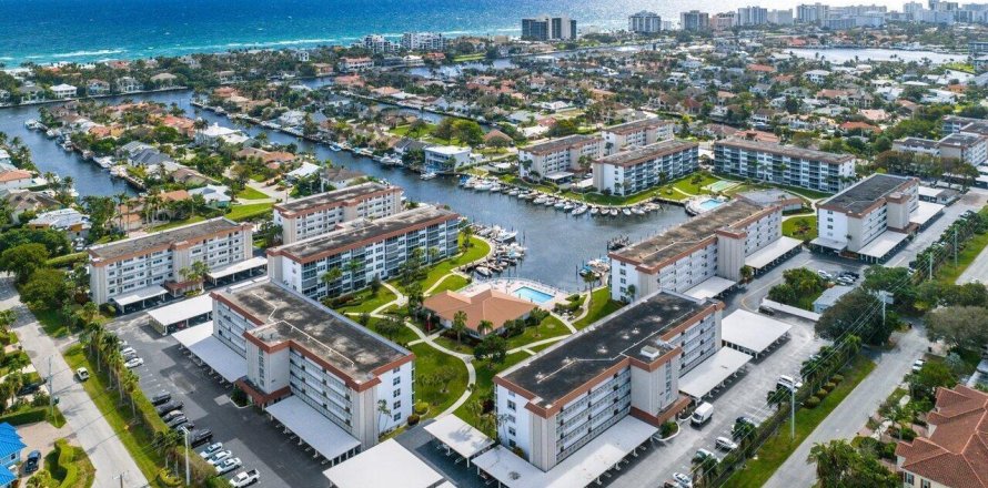 Condo in Delray Beach, Florida, 2 bedrooms № 1044140