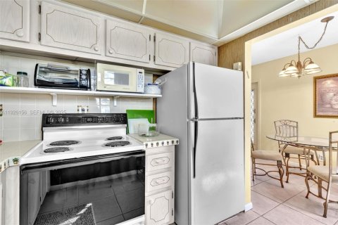 Copropriété à vendre à Deerfield Beach, Floride: 2 chambres, 76.18 m2 № 1987400 - photo 12