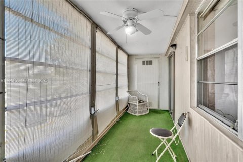 Copropriété à vendre à Deerfield Beach, Floride: 2 chambres, 76.18 m2 № 1987400 - photo 24