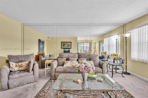 Copropriété à vendre à Deerfield Beach, Floride: 2 chambres, 76.18 m2 № 1987400 - photo 28