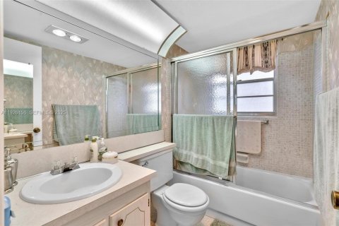 Copropriété à vendre à Deerfield Beach, Floride: 2 chambres, 76.18 m2 № 1987400 - photo 13