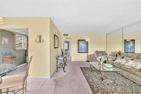 Copropriété à vendre à Deerfield Beach, Floride: 2 chambres, 76.18 m2 № 1987400 - photo 4