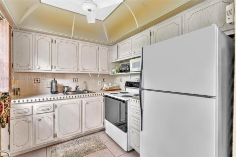 Copropriété à vendre à Deerfield Beach, Floride: 2 chambres, 76.18 m2 № 1987400 - photo 11