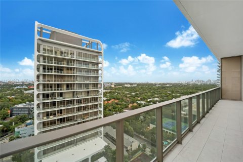 Condo in Miami, Florida, 2 bedrooms  № 2026878 - photo 10