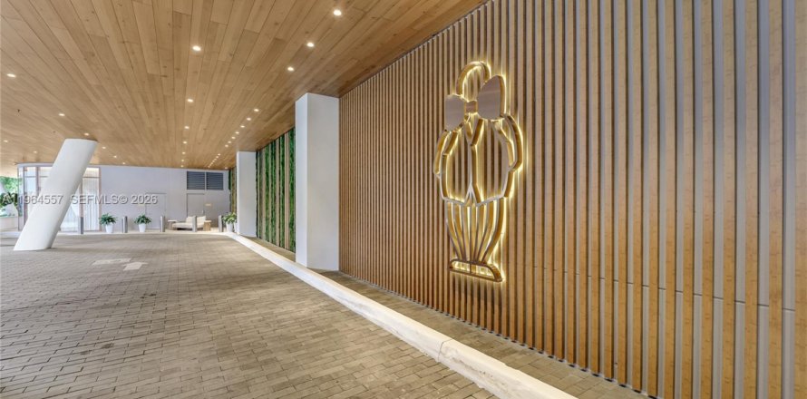 Condo in Miami, Florida, 2 bedrooms  № 2026878