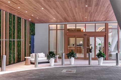 Condo in Miami, Florida, 2 bedrooms  № 2026878 - photo 12