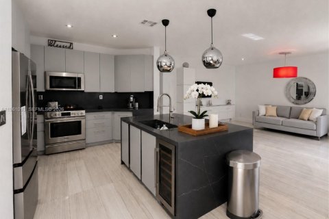 Casa en venta en Homestead, Florida, 4 dormitorios, 207.17 m2 № 2080783 - foto 8