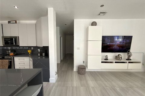 Casa en venta en Homestead, Florida, 4 dormitorios, 207.17 m2 № 2080783 - foto 11