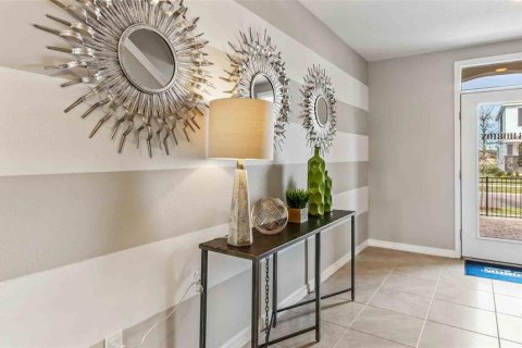 Casa en venta en Zephyrhills, Florida, 5 dormitorios, 227.89 m2 № 1813240 - foto 2