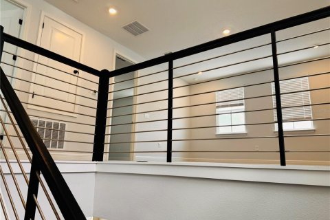 Casa en alquiler en Orlando, Florida, 4 dormitorios, 303.05 m2 № 2266519 - foto 18