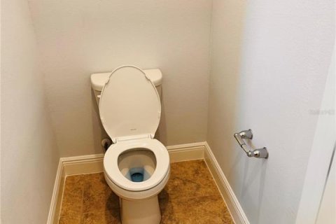 Casa en alquiler en Orlando, Florida, 4 dormitorios, 303.05 m2 № 2266519 - foto 4
