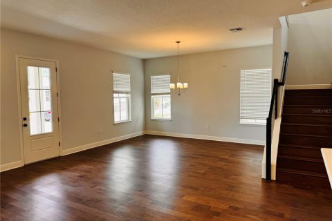 Casa en alquiler en Orlando, Florida, 4 dormitorios, 303.05 m2 № 2266519 - foto 5