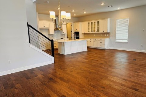 Casa en alquiler en Orlando, Florida, 4 dormitorios, 303.05 m2 № 2266519 - foto 2