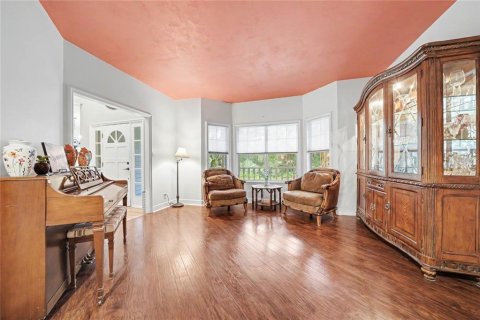 House in Port Orange, Florida 5 bedrooms, 404.22 sq.m. № 2393855 - photo 12