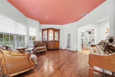 House in Port Orange, Florida 5 bedrooms, 404.22 sq.m. № 2393855 - photo 11