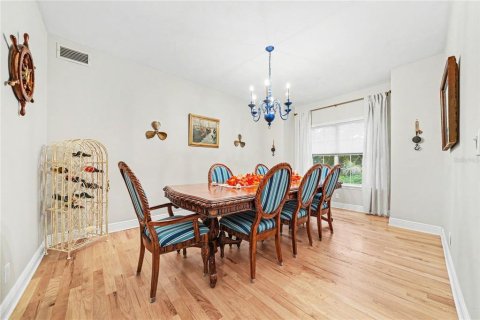 House in Port Orange, Florida 5 bedrooms, 404.22 sq.m. № 2393855 - photo 6