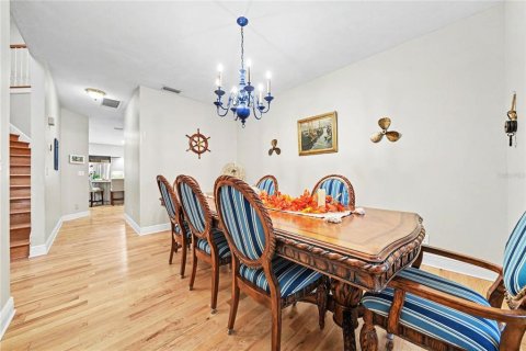 House in Port Orange, Florida 5 bedrooms, 404.22 sq.m. № 2393855 - photo 7