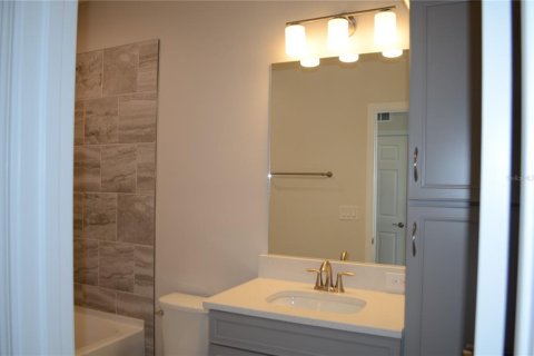 Casa en alquiler en Zephyrhills, Florida, 4 dormitorios, 291.53 m2 № 1787756 - foto 15