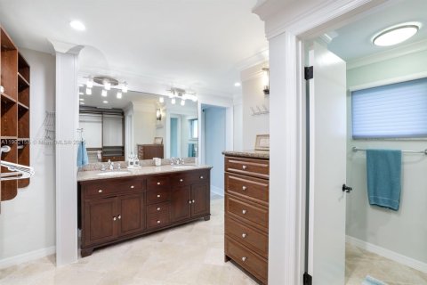 Купить виллу или дом в Марко-Айленд, Флорида 8 комнат, 249.16м2, № 1956947 - фото 26