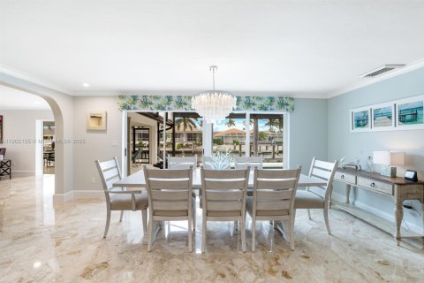 Купить виллу или дом в Марко-Айленд, Флорида 8 комнат, 249.16м2, № 1956947 - фото 21