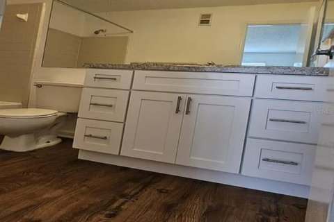 Condo in Saint Petersburg, Florida, 3 rooms  № 1909253 - photo 6