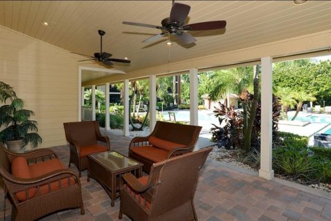 Condo in Saint Petersburg, Florida, 3 rooms  № 1909253 - photo 12