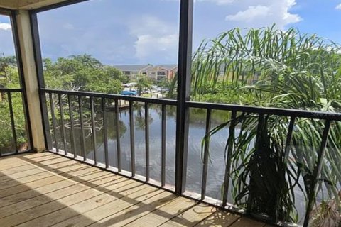 Condo in Saint Petersburg, Florida, 3 rooms  № 1909253 - photo 10