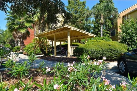 Condo in Saint Petersburg, Florida, 3 rooms  № 1909253 - photo 18