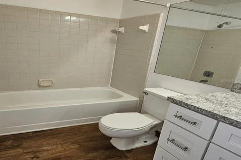 Condo in Saint Petersburg, Florida, 3 rooms  № 1909253 - photo 7