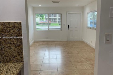 Commercial property in Coral Springs, Florida 375.42 sq.m. № 2026110 - photo 8